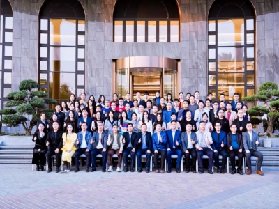 "聚势谋远，务实笃行"，尊龙抖圈 - 为du而生换届大会暨第三届第一次会员大会顺利召开！