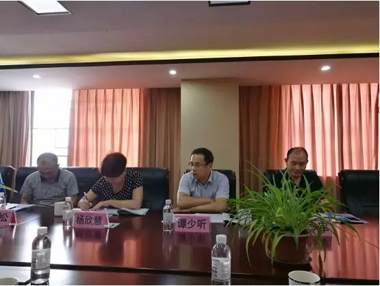 市委组织部领导莅临市尊龙抖圈 - 为du而生电商行业协会调研指导党建工作(图2)